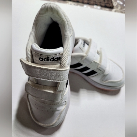Adidas Unisex-Child Hoops Sneaker - Picture 2 of 12